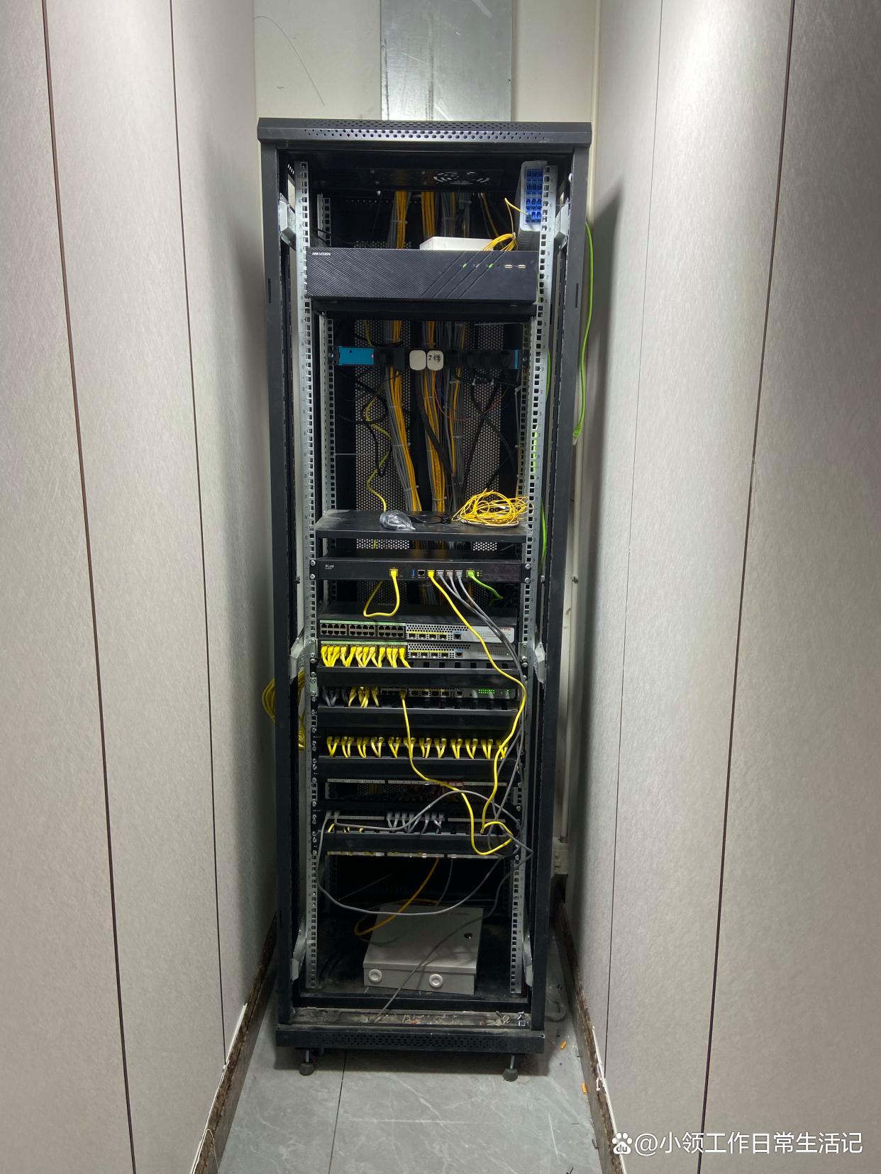 从零到一 弱电工程小伙半年自学独立完成网络机柜安装